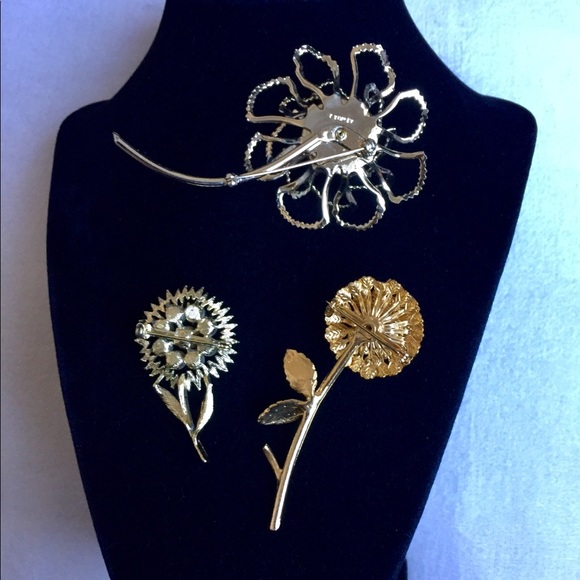 Set of 3 Vintage Flower Pins; 1 Sarah Coventry - Picture 2 of 8